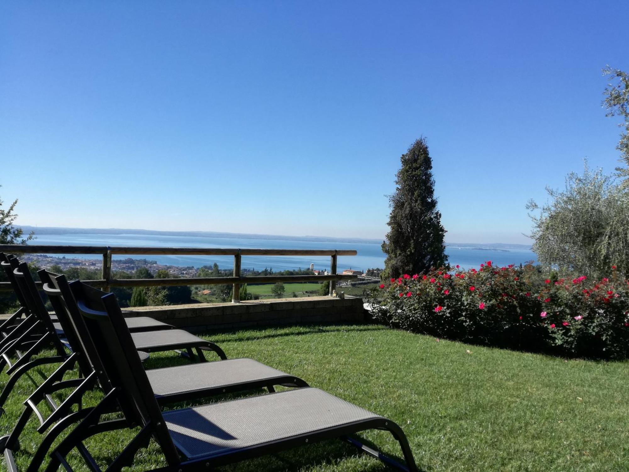 Relais Colle San Giorgio Bed and Breakfast Bardolino Exteriör bild