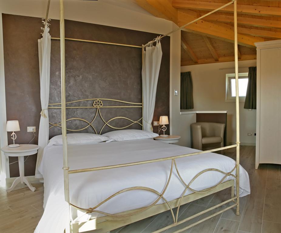 Relais Colle San Giorgio Bed and Breakfast Bardolino Rum bild